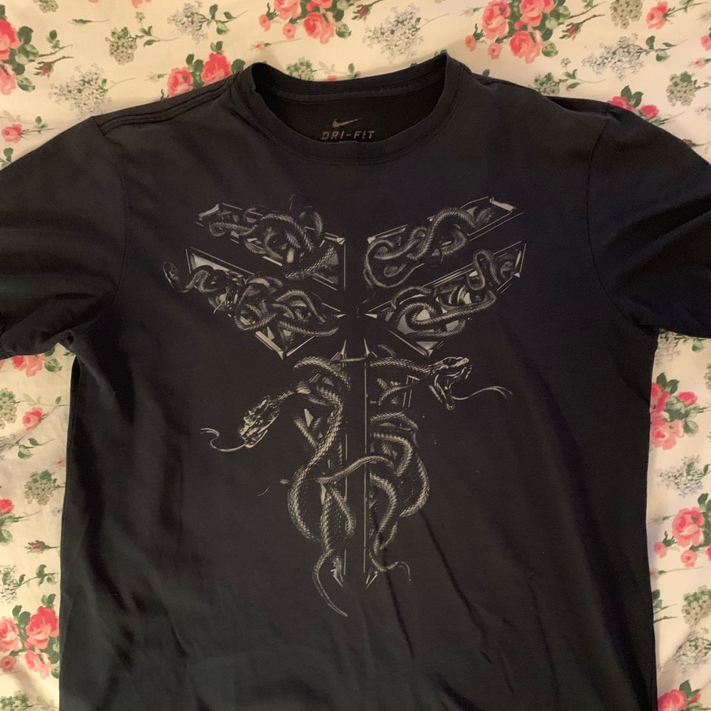 MEN’S KOBE DRI-FIT T-SHIRT